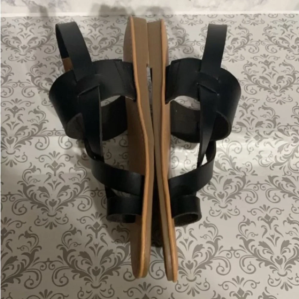 B true bare, straps thong sandal - Picture 3 of 7